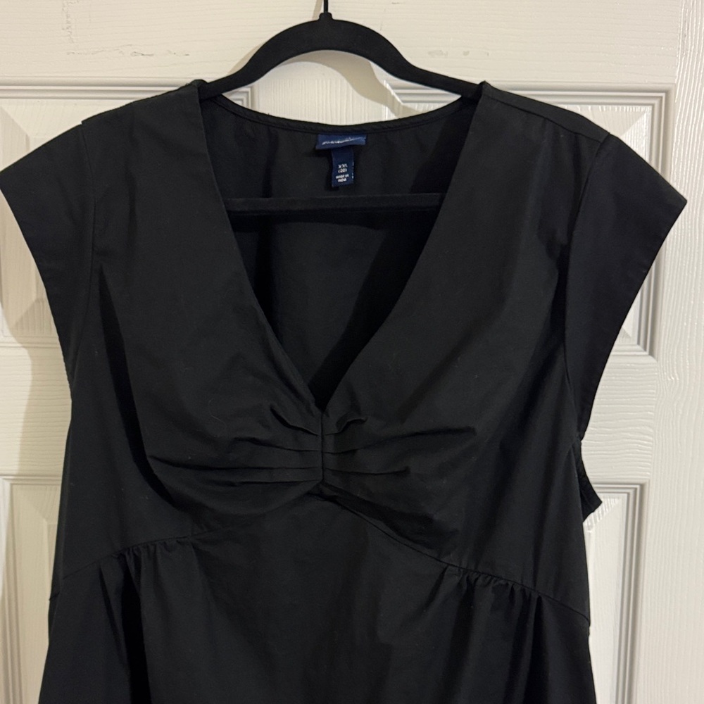 Chic Black Mini Dress with Pockets